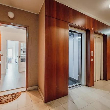 Gaia Terrace With Elevator By Vacationy *