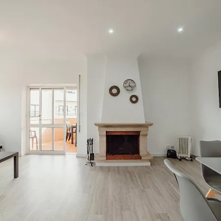 דירה Gaia Terrace With Elevator By Vacationy *