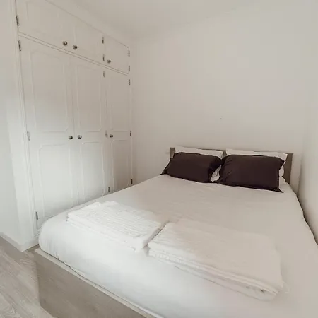 Gaia Terrace With Elevator By Vacationy شقة *