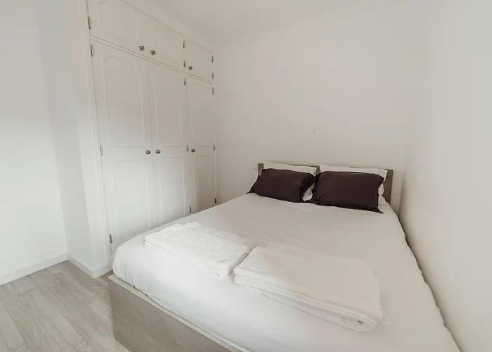 Gaia Terrace With Elevator By Vacationy Apartment *