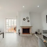 דירה Gaia Terrace With Elevator By Vacationy *